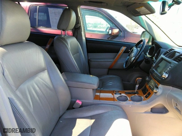 2009 Toyota Highlander Hybrid Limited with VIN JTEEW44A392028371, listed as a IAAI auction lot 41826565 with 210,309 mi miles. Bid and sale history available at carsss.com. Image 5.