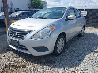 2015 Nissan Versa S Plus z VIN 3N1CN7AP1FL816927, wystawiony jako IAAI lot #42798798 z przebiegiem Nie podano mil oraz . Historia ofert i sprzedaży dostępna na DreamBid. Obrazek 2.