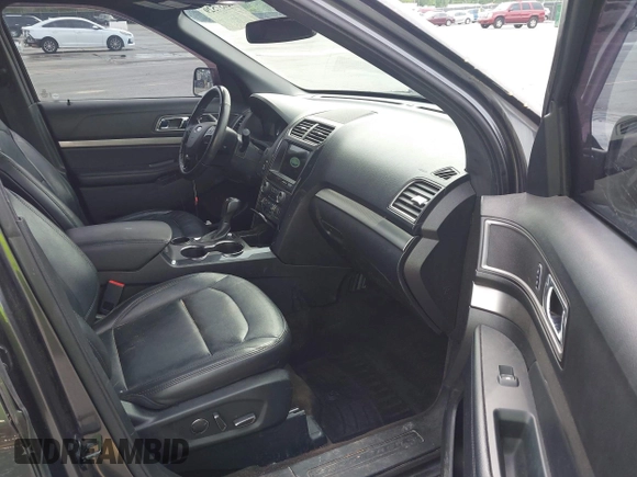 2018 Ford Explorer XLT z VIN 1FM5K7D8XJGA62972, wystawiony jako IAAI lot #42037529 z przebiegiem 182 932 mil mil oraz . Historia ofert i sprzedaży dostępna na DreamBid. Obrazek 5.
