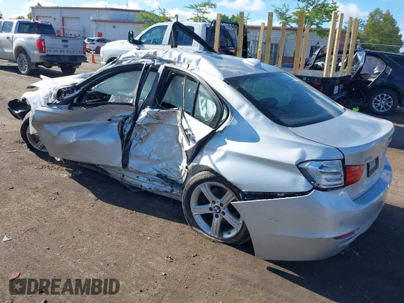 2014 BMW 3 Series 328i xDrive с VIN WBA3B5C55EF599510, выставлен на аукционе IAAI как лот 42333132 с пробегом 180 588 миль миль и . История ставок и продаж доступна на DreamBid. Изображение 3.