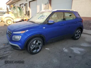 2024 Hyundai Venue SEL z VIN KMHRC8A32RU281533, wystawiony jako Copart lot #50587955 z przebiegiem 12 590 mil mil oraz Szkoda całkowita • Salvage title. Historia ofert i sprzedaży dostępna na DreamBid. Obrazek 1.