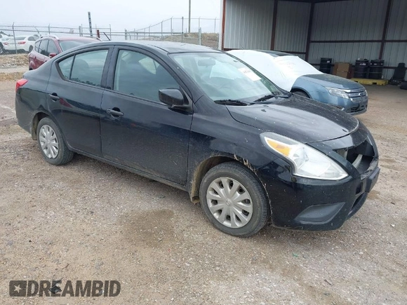 2016 Nissan Versa S z VIN 3N1CN7AP3GL882543, wystawiony jako IAAI lot #41821886 z przebiegiem 207 104 mil mil oraz . Historia ofert i sprzedaży dostępna na DreamBid. Obrazek 1.