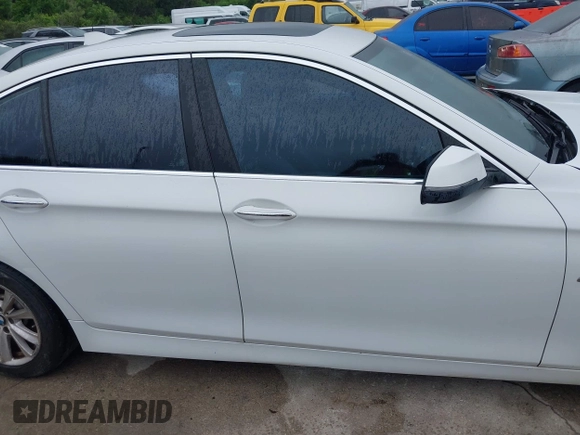 2014 BMW 5 Series 528i with VIN WBA5A5C5XED512045, listed as a IAAI auction lot 42152735 with 180,168 mi miles. Bid and sale history available at carsss.com. Image 13.