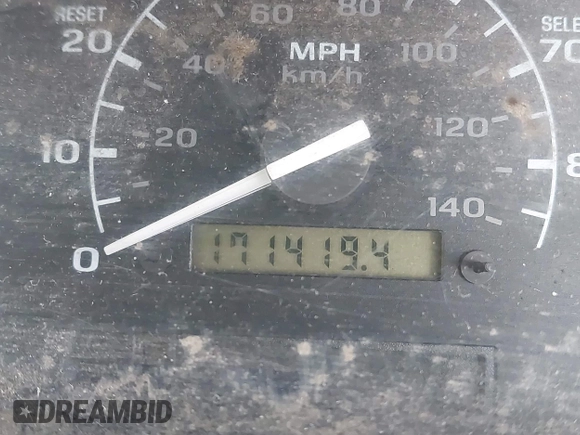 1992 Ford F-150 with VIN 1FTDF15Y1NPA17490, listed as a IAAI auction lot 41970697 with 171,419 mi miles. Bid and sale history available at carsss.com. Image 12.