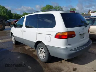 2000 Toyota Sienna LE with VIN 4T3ZF13C3YU222766, listed as a IAAI auction lot 42155052 with 270,978 mi miles. Bid and sale history available at carsss.com. Image 3.
