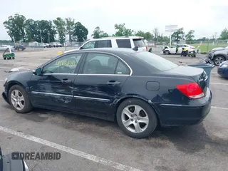 2005 Acura RL with VIN JH4KB16555C015724, listed as a IAAI auction lot 42634598 with 241,510 mi miles and . Bid and sale history available at DreamBid. Image 14.