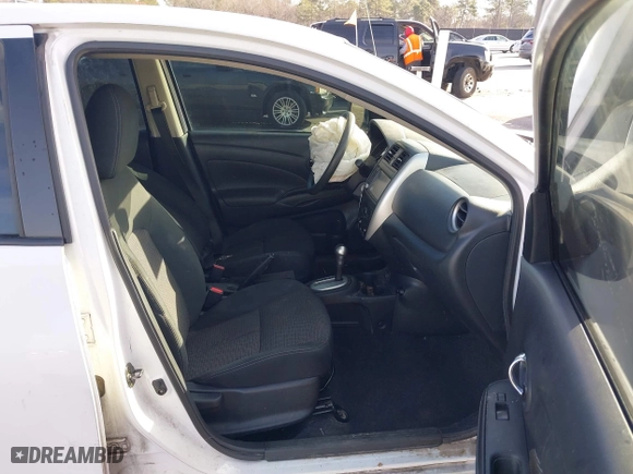 2019 Nissan Versa Sedan SV with VIN 3N1CN7AP7KL859582, listed as a IAAI auction lot 41584709 with 181,138 mi miles. Bid and sale history available at carsss.com. Image 5.