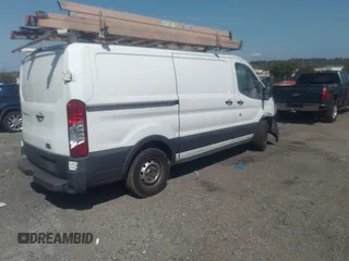 2016 Ford Transit Cargo z VIN 1FTYE1YMXGKA16724, wystawiony jako IAAI lot #40341511 z przebiegiem 188 118 mil mil oraz . Historia ofert i sprzedaży dostępna na DreamBid. Obrazek 4.