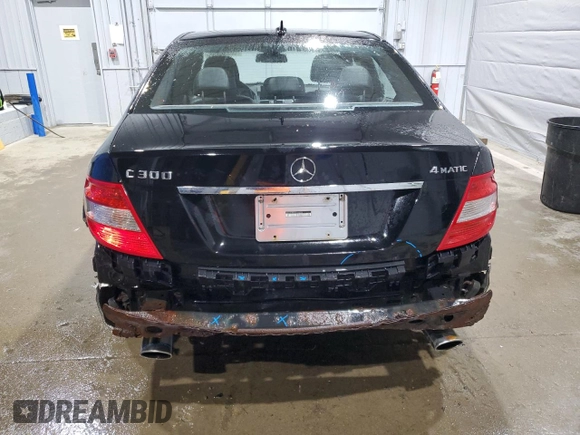 2011 Mercedes-Benz C 300 Sport z VIN WDDGF8BB5BR140804, wystawiony jako Copart lot #55286805 z przebiegiem 137 640 mil mil oraz Szkoda całkowita • Salvage title. Historia ofert i sprzedaży dostępna na DreamBid. Obrazek 6.