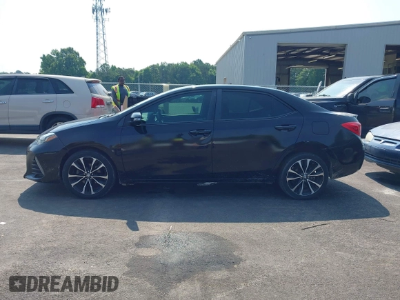 2019 Toyota Corolla L z VIN 5YFBURHE3KP906802, wystawiony jako IAAI lot #42424303 z przebiegiem 136 385 mil mil oraz . Historia ofert i sprzedaży dostępna na DreamBid. Obrazek 14.