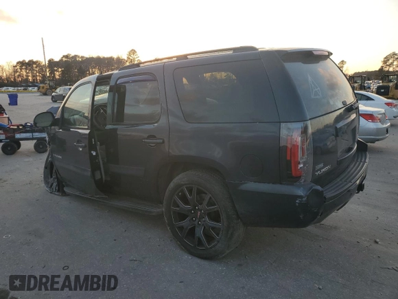 2007 GMC Yukon SLE with VIN 1GKFK13057J390012, listed as a Copart auction lot 86693004 with 0 mi miles and Salvage Title. Bid and sale history available at carsss.com. Image 2.