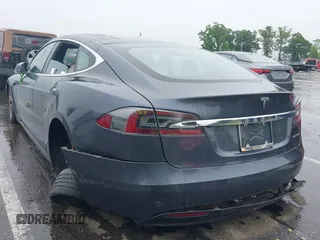 2020 Tesla Model S Long Range с VIN 5YJSA1E21LF413251, выставлен на аукционе IAAI как лот 42350131 с пробегом 16 427 миль миль и . История ставок и продаж доступна на DreamBid. Изображение 3.