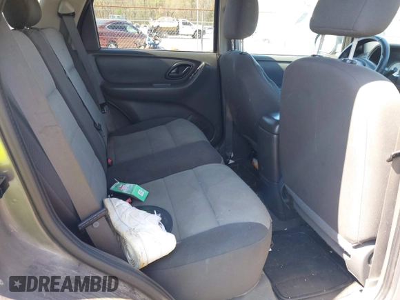 2005 Ford Escape XLS Value with VIN 1FMYU02Z95KC05634, listed as a IAAI auction lot 41888882 with 213,098 mi miles. Bid and sale history available at carsss.com. Image 8.