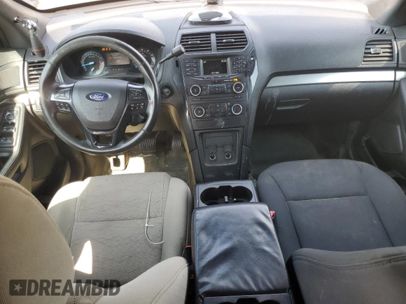 2017 Ford Police Interceptor Utility z VIN 1FM5K8AR3HGD06877, wystawiony jako Copart lot #61290825 z przebiegiem 111 299 mil mil oraz Czysty tytuł • Clean title. Historia ofert i sprzedaży dostępna na DreamBid. Obrazek 8.