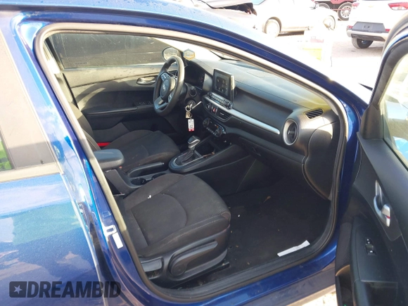 2019 Kia Forte LXS with VIN 3KPF24AD7KE031575, listed as a IAAI auction lot 41970367 with 189,353 mi miles and . Bid and sale history available at carsss.com. Image 5.