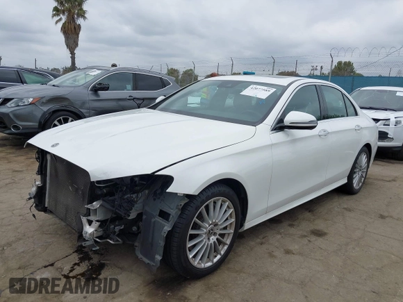 2021 Mercedes-Benz E 350 with VIN W1KZF8DB5MA960016, listed as a IAAI auction lot 42077589 with 52,264 mi miles and . Bid and sale history available at DreamBid. Image 18.