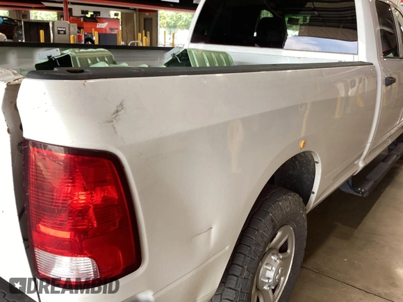 2018 Ram 2500 Tradesman с VIN 3C6UR4HJ8JG274627, выставлен на аукционе IAAI как лот 42575840 с пробегом 152 686 миль миль и . История ставок и продаж доступна на DreamBid. Изображение 38.