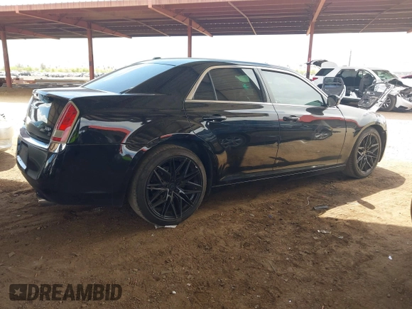 2013 Chrysler 300 S z VIN 2C3CCABG0DH506468, wystawiony jako IAAI lot #42050252 z przebiegiem 145 467 mil mil oraz . Historia ofert i sprzedaży dostępna na DreamBid. Obrazek 4.
