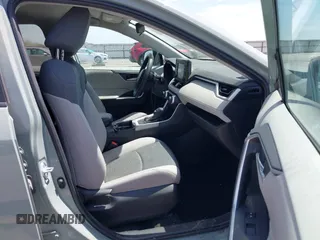 2020 Toyota RAV4 Hybrid XLE z VIN 4T3RWRFVXLU005428, wystawiony jako IAAI lot #42223346 z przebiegiem 123 168 mil mil oraz . Historia ofert i sprzedaży dostępna na DreamBid. Obrazek 5.