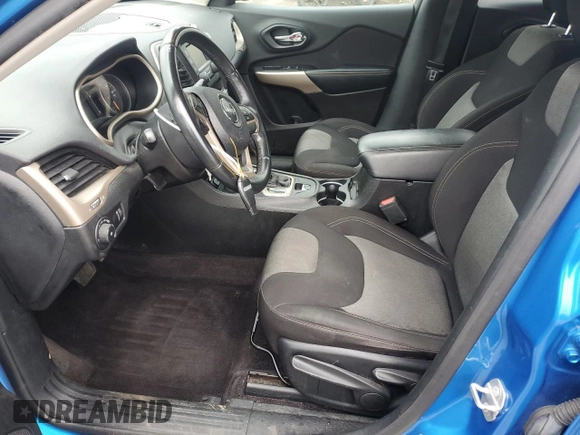 2018 Jeep Cherokee Latitude Tech Connect z VIN 1C4PJMCB1JD543335, wystawiony jako Copart lot #61581975 z przebiegiem 83 918 mil mil oraz Szkoda całkowita • Salvage title. Historia ofert i sprzedaży dostępna na DreamBid. Obrazek 7.
