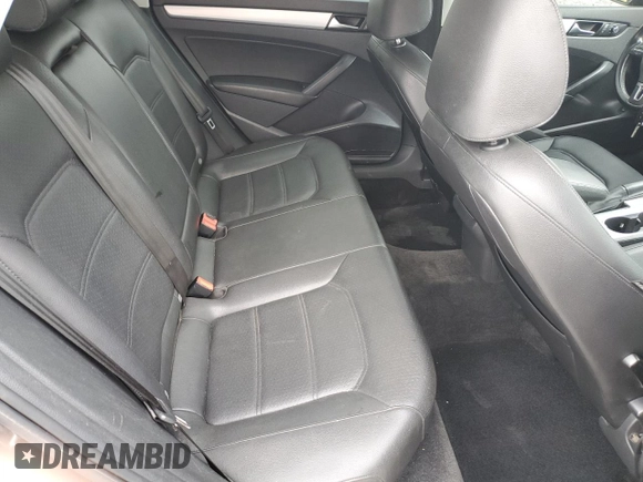 2013 Volkswagen Passat SE z VIN 1VWBP7A30DC015959, wystawiony jako Copart lot #50641475 z przebiegiem 166 693 mil mil oraz Szkoda całkowita • Salvage title. Historia ofert i sprzedaży dostępna na DreamBid. Obrazek 11.