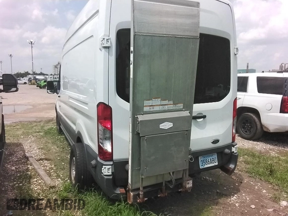 2017 Ford Transit z VIN 1FTYR2XM5HKB18929, wystawiony jako IAAI lot #42677710 z przebiegiem 133 539 mil mil oraz . Historia ofert i sprzedaży dostępna na DreamBid. Obrazek 13.