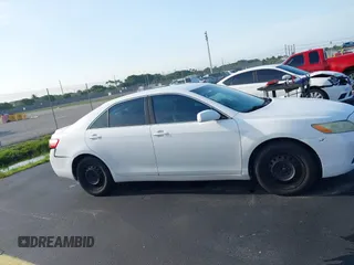2007 Toyota Camry CE z VIN 4T1BE46K27U670867, wystawiony jako IAAI lot #42398921 z przebiegiem 142 655 mil mil oraz . Historia ofert i sprzedaży dostępna na DreamBid. Obrazek 13.
