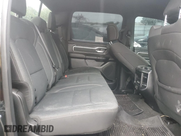 2019 Ram 1500 Big Horn z VIN 1C6SRFFT7KN854273, wystawiony jako Copart lot #48155855 z przebiegiem 92 660 mil mil oraz Szkoda całkowita • Salvage title. Historia ofert i sprzedaży dostępna na DreamBid. Obrazek 10.