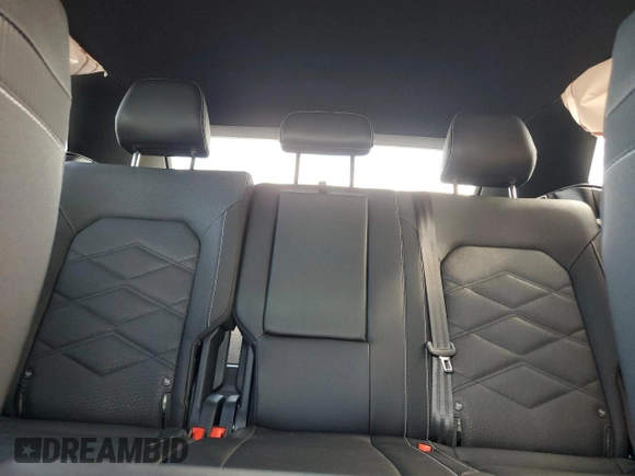 2025 Volkswagen Atlas SE with VIN 1V2WE2CA1SC220405, listed as a Copart auction lot 61621145 with 4,206 mi miles and Salvage title. Bid and sale history available at DreamBid. Image 10.