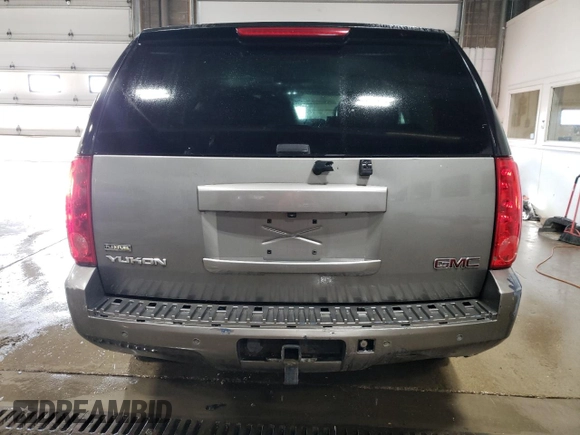 2007 GMC Yukon SLT with VIN 1GKFK13087J327213, listed as a Copart auction lot 76300784 with 205,188 mi miles and Clean Title. Bid and sale history available at DreamBid. Image 6.