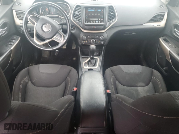 2017 Jeep Cherokee Latitude with VIN 1C4PJLCB1HW661748, listed as a Copart auction lot 58900255 with 133,498 mi miles and Salvage title. Bid and sale history available at DreamBid. Image 8.