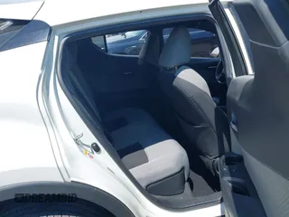 2019 Toyota C-HR XLE z VIN NMTKHMBX9KR095031, wystawiony jako IAAI lot #42191087 z przebiegiem 102 167 mil mil oraz . Historia ofert i sprzedaży dostępna na DreamBid. Obrazek 8.