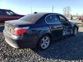 2007 BMW 5 Series 530xi with VIN WBANF73537CY16551, listed as a Copart auction lot 42443745 with 129,104 mi miles and Salvage Title. Bid and sale history available at carsss.com. Image 3.
