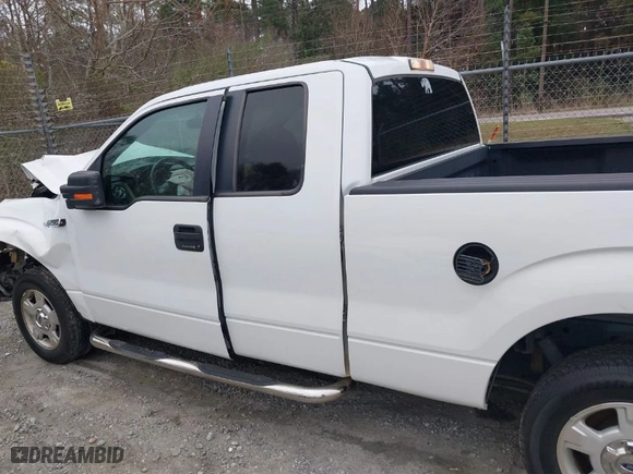 2014 Ford F-150 XL with VIN 1FTEX1CM8EFA47898, listed as a IAAI auction lot 41589839 with 267,323 mi miles. Bid and sale history available at carsss.com. Image 14.