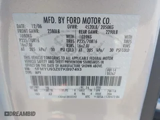 2007 Ford Escape XLT with VIN 1FMYU93Z07KB97493, listed as a IAAI auction lot 42076927 with 1 mi miles. Bid and sale history available at carsss.com. Image 9.