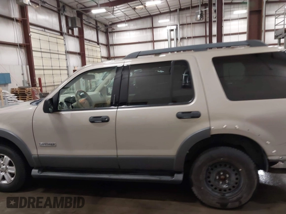 2006 Ford Explorer XLT with VIN 1FMEU738X6ZA13312, listed as a IAAI auction lot 41920829 with 168,238 mi miles and . Bid and sale history available at carsss.com. Image 15.