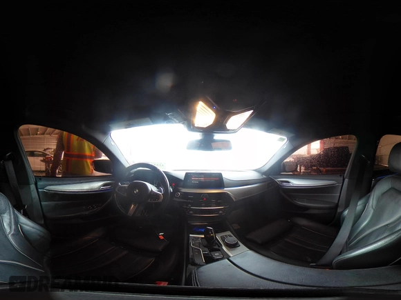 2018 BMW 5 Series 530e с VIN WBAJA9C57JB249475, выставлен на аукционе IAAI как лот 42232097 с пробегом 107 341 миль миль и . История ставок и продаж доступна на DreamBid. Изображение 18.