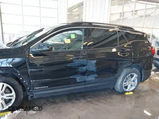 2020 GMC Terrain SLE z VIN 3GKALMEV3LL187124, wystawiony jako IAAI lot #41304973 z przebiegiem Nie podano mil oraz . Historia ofert i sprzedaży dostępna na DreamBid. Obrazek 12.