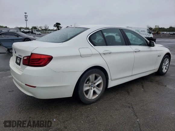 2013 BMW 5 Series 528i xDrive with VIN WBAXH5C54DD111187, listed as a Copart auction lot 55926705 with 92,854 mi miles and Clean Title. Bid and sale history available at carsss.com. Image 3.