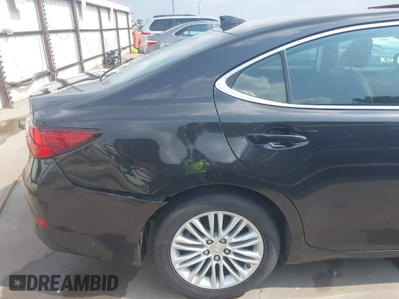 2016 Lexus ES with VIN 58ABK1GG0GU004813, listed as a IAAI auction lot 42114069 with 111,622 mi miles. Bid and sale history available at carsss.com. Image 20.