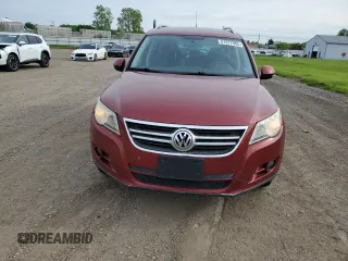 2010 Volkswagen Tiguan S z VIN WVGAV7AX4AW003844, wystawiony jako Copart lot #57877965 z przebiegiem 120 783 mil mil oraz Tytuł czysty. Historia ofert i sprzedaży dostępna na DreamBid. Obrazek 5.