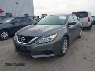 2018 Nissan Altima 2.5 SR with VIN 1N4AL3AP3JC165961, listed as a IAAI auction lot 41875782 with 56,252 mi miles. Bid and sale history available at carsss.com. Image 2.