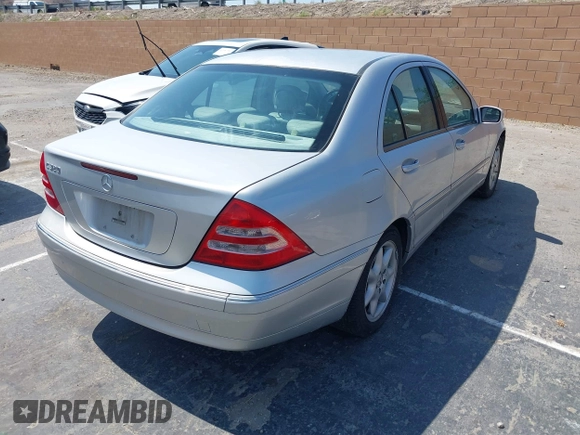 2004 Mercedes-Benz C 320 with VIN WDBRF64J14F518566, listed as a IAAI auction lot 42589700 with 192,553 mi miles and . Bid and sale history available at DreamBid. Image 4.