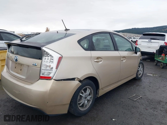 2010 Toyota Prius II with VIN JTDKN3DU2A0205717, listed as a IAAI auction lot 40910678 with 62,207 mi miles. Bid and sale history available at carsss.com. Image 4.