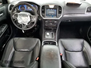 2020 Chrysler 300 Limited z VIN 2C3CCAEG0LH102810, wystawiony jako Copart lot #54324145 z przebiegiem 78 121 mil mil oraz Szkoda całkowita • Salvage title. Historia ofert i sprzedaży dostępna na DreamBid. Obrazek 8.
