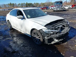 2020 BMW 3 Series 330i xDrive with VIN 3MW5R7J08L8B24124, listed as a IAAI auction lot 41375124 with 90,989 mi miles. Bid and sale history available at carsss.com. Image 1.