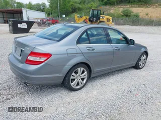 2009 Mercedes-Benz C 300 Sport z VIN WDDGF81X39F208736, wystawiony jako IAAI lot #42151686 z przebiegiem 131 582 mil mil oraz . Historia ofert i sprzedaży dostępna na DreamBid. Obrazek 4.