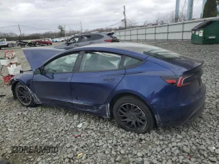 2024 Tesla Model 3 with VIN 5YJ3E1EAXRF829940, listed as a Copart auction lot 47689675 with 7,992 mi miles and Salvage Title. Bid and sale history available at carsss.com. Image 2.