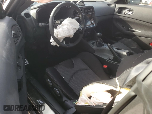 2024 Nissan Z Sport z VIN JN1BZ4AH7RM362538, wystawiony jako Copart lot #71589374 z przebiegiem Nie podano mil oraz Szkoda całkowita • Salvage title. Historia ofert i sprzedaży dostępna na DreamBid. Obrazek 8.