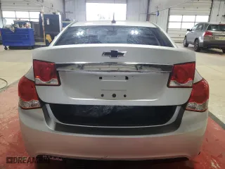 2014 Chevrolet Cruze LS with VIN 1G1PB5SGXE7283935, listed as a Copart auction lot 48990435 with 98,686 mi miles and Salvage Title. Bid and sale history available at carsss.com. Image 6.